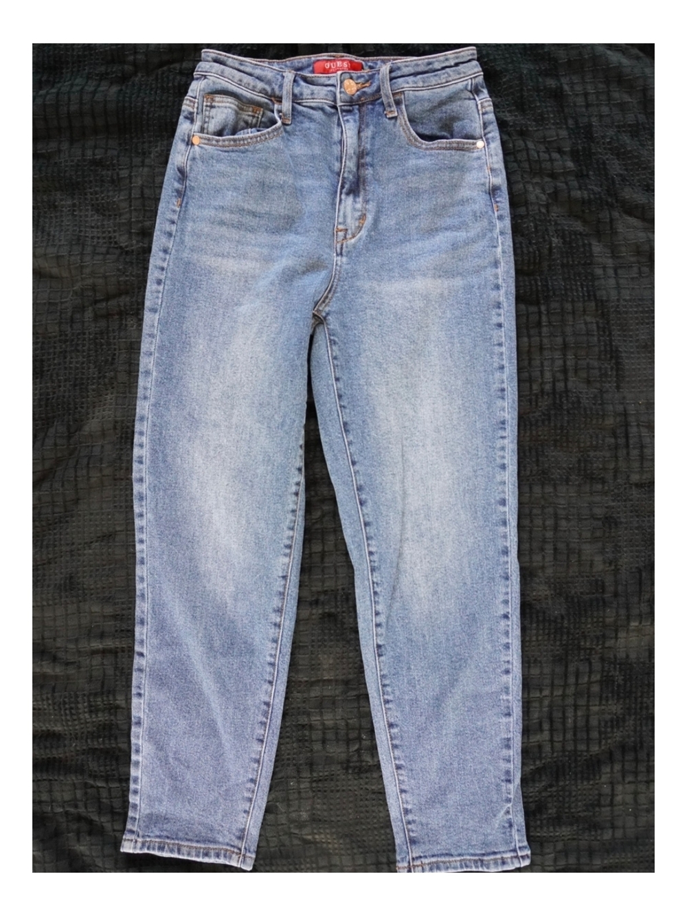 GUESS High Rise Classic Mom Jeans Light Wash Size 26